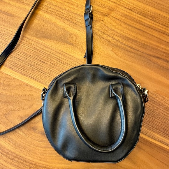 Express Crossbody Bag NWOT - Picture 2 of 3